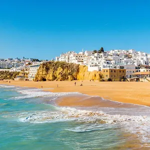 https://albufeira-terrace-with-pool-by-homing.hotelaalgarve.com